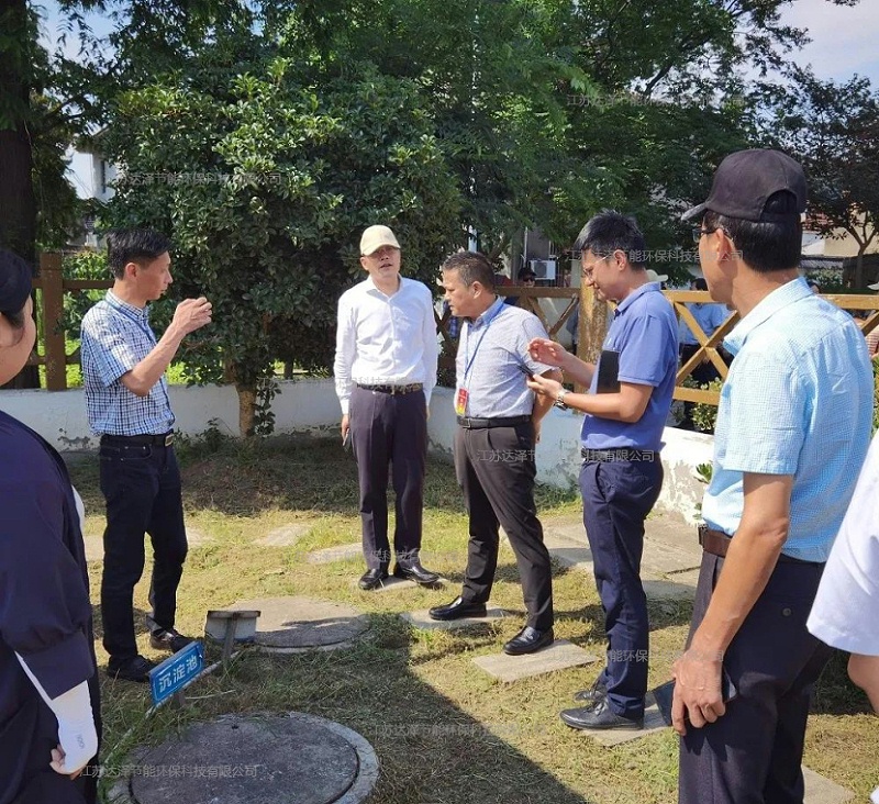 禄口街道人大工委组织部分市、区人大代表对农村污水处理设施建设运行情况开展视察调研